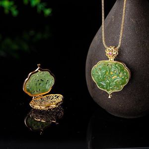 Pendanthalsband silverpläterade inlagda naturliga Hetian Jade Hollow Carved Filigree Sachet Ancient Gold Craft Necklace Ladies Juvelrypendant N