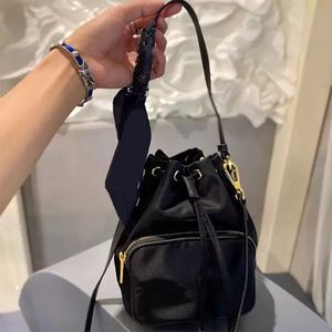 Bucket Bag Women Designer Nylon Handbag Mini Tote Small Luxurys Shoulder Crossbody Bags with Silk Scarf 3 Color Ladies Nano Purses