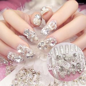 Yanlış Tırnaklar 24 PCS Luxe Shining Rhinestone Düğün Şeffaf Glitter Gems Tasarım Tasarlanmış Kare Tam Kısa Sahte Sanat Gelinfalse