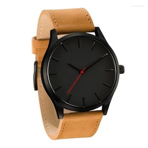 Wristwatches Couple Fashion Leather Band Analog Quartz Round Wrist Men's Watch Party Decoration Business