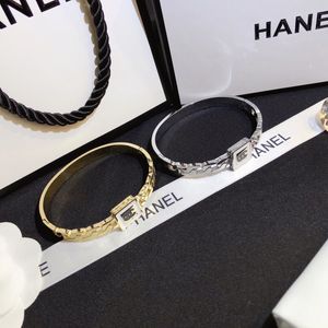 Nuevas pulseras de estilo Women Bangle Designer Jewelry Crystal 18K Gold 925 Silver Silver Sedoling Steel Wedding Lovers Regalo S278