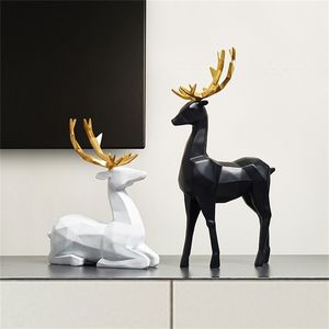 Decoration Accessories for Living Room Modern Animal Resin Figurines Desk Furnishings Christmas Gift Nordic Home Decor Elk 201212