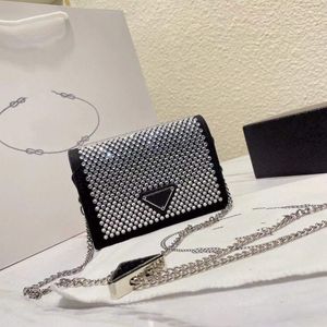 2022 Kids Metal Chain Handväskor Purse Girls Triangle Rhinestone One Shoulder Bags Children Pu Leather Cross-body Påsar Plånbok