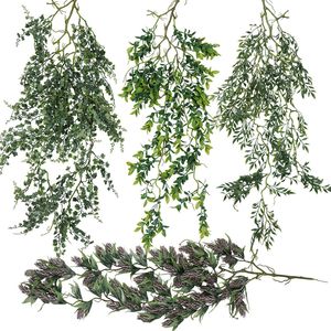 Sztuczna zieleń Outdoor odporna na UV Fałszywa roślina wisząca eukaliptus sosna pinin