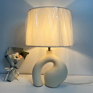 Bordslampor kreativa vardagsrum lampan nordisk tyg konst sovrum sovrum studie belysning prov harts nattljus ledning tretable