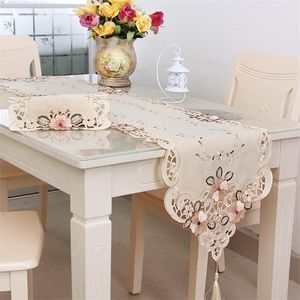 Classical Embroidered Table Runner cloth Vintage Floral Lace Tassel Cloth Home Party Wedding Dinner Decor 220615