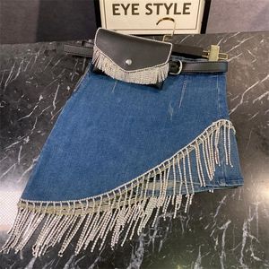 DEAT 2020 NYTT SPRING SOMMER Fashion Angled Hem Rhinestones Chain Tassel Pack Hip Asymmetrical Denim Skirt Women LJ201029