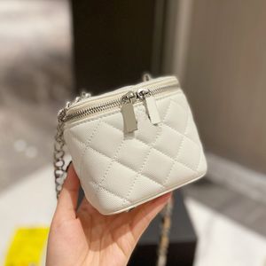 Classic Mini Vanity With Silver Chain Quilted Box Bags Lambskin With Mirror Real Leather Co Letter Crossbody Shoulder Cosmetic Case Designer Handbags 10CM