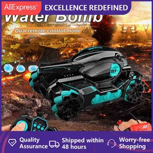 2 G Water Bomb RC Tank W Light Music Shoots Toys For Boys Tracked Vehicle Remote Control War Tanks Tanques De Radiocontrol AA220326