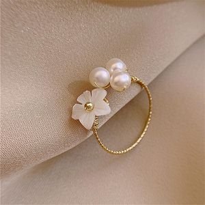 Cluster Rings Jewelry Ring French Retro Baroque Natural Pearl Tail Women Plum Blossom Index Finger High Quality Flower RingCluster