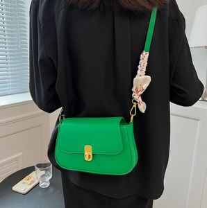 Umhängetaschen Mode Leder PU Tasche Straße Trend Messenger Persönlichkeit Ring Kette Sattel Damen Mädchen