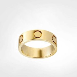 Оптовики титановое стальное серебряное кольцо любовного кольца мужчины и женщины из розового золота украшения для любовников Пара колец размер подарка 5-11 Ширина 4-6 мм