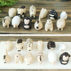 12 Figury zwierząt na terenie sztuczne ozdoby dekoracyjne Akcesoria domowe miniaturowe figurki Elimeli Y200104