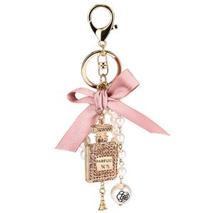 Fashion Imitation Pearl Parfym Bottle Keychain Car Key Ring Women Bag Charm Accessories Söt Bow Key Chain Creative Keyrings