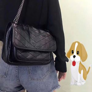 Work Outdoor Casual Shoulder Bag Neutral Wrinkled Vintage Leather Cross Body Chain Messenger Bag Black And White Magnetic Snap Buckle Large Capacity Totes Y2825