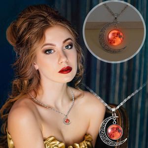 Chains Glow In The Dark Dragon Egg Mermaid Tear Glowing Necklace Drop Dainty Pendant NecklacesChains