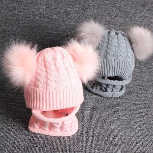 Berretti Cappello lavorato a maglia Sciarpa Sciarpe calde invernali Neonata Bambini Treccia Berretto lavorato a maglia Doppio pompon Collo SetBerretti