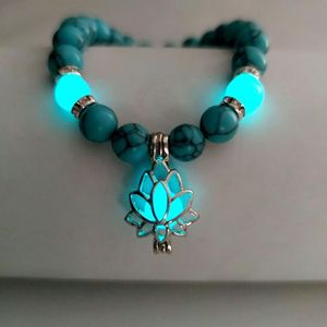 Pulseiras de charme brilho luminoso nas contas de lótus de pulseira escura para homens mulheres ioga natural de ioga de ioga buddhismcharm de oração