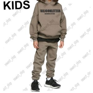 Designer Kids Boys Girls Set Hoodies Pants Pants Suit Tracksuit Overized Loose Hooded Sweatshirt Classic Silicon Letter Pullover Streetwear Cotton Set Clothing Hoody