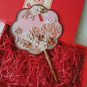 Original Design Wedding Bride Hand Fan Chinese Crystal Pearls Metal Flower Home Decorative Po StudioPography Props 220505