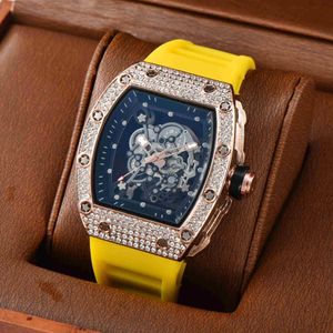 Nieuwe herenhorloge Casual Sports Horloges Stijlvolle Dial Design Dirt Resistent Silicone Strap Quartz Horloges Lu