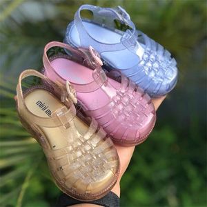 Mini Melissa Girl's Roma Jelly Sandals Princesa Sparkle Fashion Jelly Sapatos Kids Candy Color Beach Derme para crianças HMI043 220708