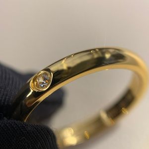 En diamant klassisk stil 18k guld vigselring par ring aldrig bleknar lyxmärke officiell replika med låda utsökt present hypoallergener ringer oss storlek storlek