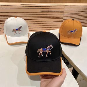 Tasarımcılar beyzbol şapkaları Lüks beyzbol şapkası düz renk mektup Hayvanlar ördek dil şapkaları spor mizaç yüz çift rahat seyahat güneşlik şapkası çok iyi
