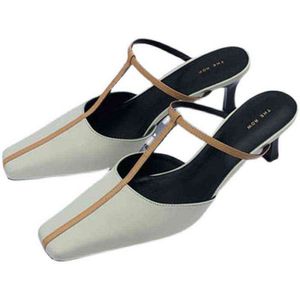Raden nya skor minimalistiska läder Baotou Highheeled tofflor Sandaler Franska mullerskor