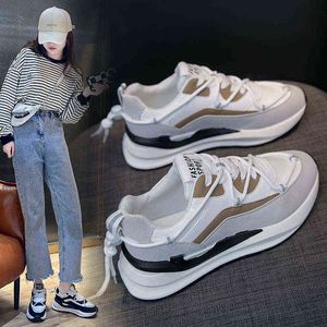 Mulheres tênis de moda malha de malha robusta tênis casual up refletivo confortável grosso sola branca papai sapatos de plataforma g220610