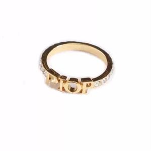 2022 Мода Золотые кольца Письмо Band Band Love Rings Bague Для Женщин Леди Вечеринка Свадебные Любители Подарочный Обручальный Ювелирные Изделия Топ
