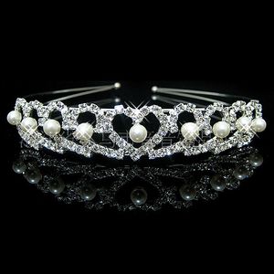 Simple modeling portrait of bride Headpieces handmade pearl water diamond sweet hair band