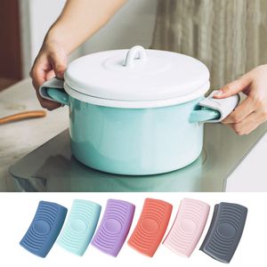 2 Pieces/Pair Silicone Oven Mitts Gloves Heat Resistant Heat Insulation Cooking Pot Holder Microwave Baking Retriever Kitchen Tools LT0029