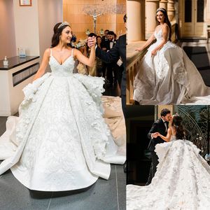Luxuriöses Spitzen-Ball-Hochzeitskleid mit 3D-Blumenapplikationen, abnehmbarer Schleppe, Brautkleider, nach Maß, Übergröße, Bodenlang, formelle Kleider