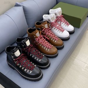 Men Leather Martin Boots Ankle Boot Lace-up closure with metal eyelets Fashion Rubber 100% Real Leather Shoes Lug Sole Padding at the ankle