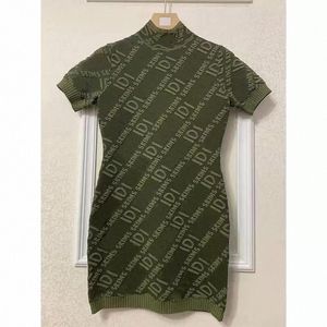 Mulheres Casual Fende vestidos em relevo Carta de alívio em 3D Vestido de damas de duas peças Tank Tank Top Scort Sweater Fendy