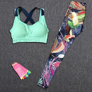 Yoga Outfit Trainingsanzug Set mit Brustpolster für Frauen Sportanzüge Fitnessstudio Kleidung Fitness Sportbekleidung Leggings Socken BH 3 Stück WearYoga