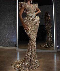 Gelinlik Modelleri Seksi Altın Pullu Püskül Derin V Yaka Tam Elbise Uzun Kollu Kadın Gelin Elbise