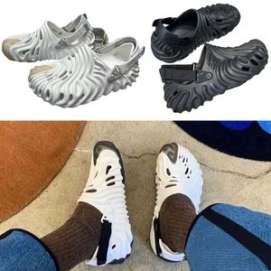 2022 New Sandals Capsule Shoes Mens 여성 성격 트렌드 지문 지문 디자인 어퍼 범프 텍스처 패션 여름 해변 신발 연주