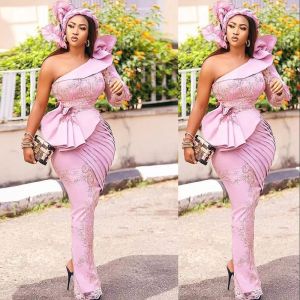 2022 ASO EBI Pink Mother of the Bride Dresses One Shoulder Full Lace Appliques Pärlor Långärmad sjöjungfrun Prom Evening Wedding Gästklänningar