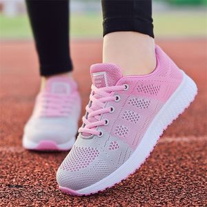 Scarpe casual da donna Moda traspirante Scarpe da passeggio in mesh Lace Up Scarpe basse Sneakers Donna Tenis Feminino Scarpe vulcanizzate bianche 220816