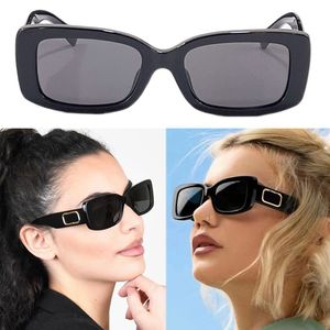 女性のためのサングラス4108スモールスクエアフルフレームファッショントレンドレディースラグジュアリーサングラスクラシックブラックアウトドアUV保護最高品質