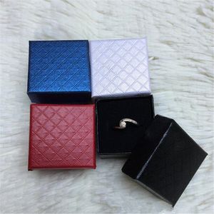 Box Multi 2017 5 * 5 * 3CM خواتم ألوان مجوهرات جديدة أقراط / صندوق هدايا تغليف عرض صندوق