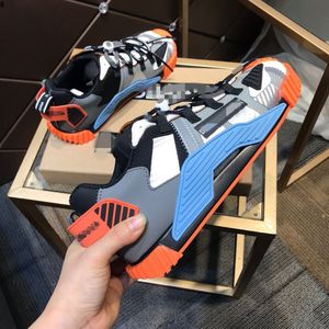 Kadın Erkek Ayakkabı Lüks Tasarımcı Ayakkabı Moda Dantel Yukarı 19FW Kapsül Serisi Renk Eşleştirme Platform Spor Sabahları Boyut 38-46 MNAA0003