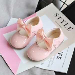 Spring Autumn Baby Girls Shoes Cute Bow Patent Leather Princess Shoes Solid Color Kids Gilrs Dancing Shoes First Walkers LJ201203