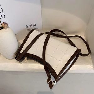 ファッションショルダーx窩バッグの装飾デザイン女性ハンドバッグバッグ