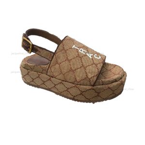 Slayt Sandal Kadın Tasarımcı Sandalet Moda Slingback Nakış Platformu Sandales Gerçek Deri Ayak Bileği Kalın Alt Alt Kadınlar Yaz Ayakkabıları