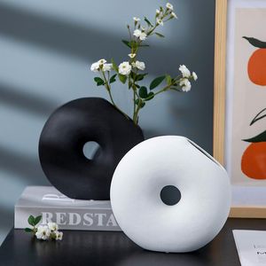 Vaser Creative Black White Donut Ceramic Decorative Flower Vase Circular Round Shape Tabletop Flowerpot Handmited Art Filler