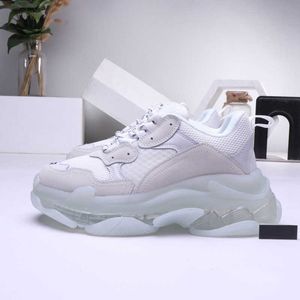 New Fashhion 17Fw Triple S Sneakers Mens Women Casual Shoes Clear Sole Black White Pink Green Yellow Grey Sports Outdoor Shoe