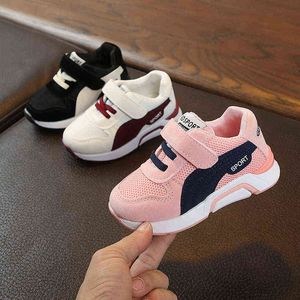 Baby Spring Futumn Buty Dziewczęta dla dzieci buty sportowe sztuczne skórzane mieszkania dla dzieci trampki swobodne miękkie buty Baby Sneakers G220517